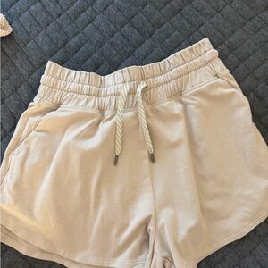 Women's Vuori Drawstring Soft-Touch Cream Shorts
